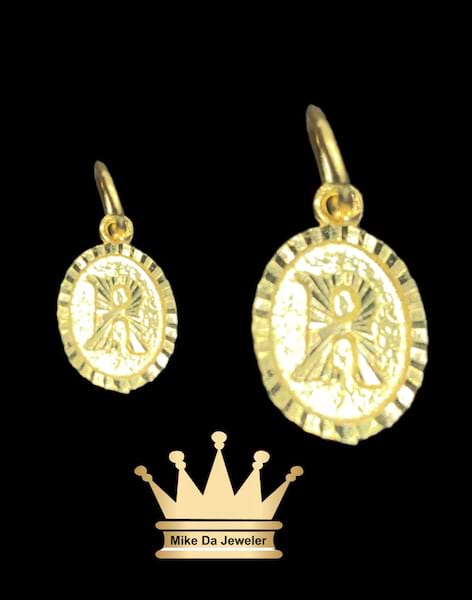 22k yellow gold initials charm   weight 1.56 size 0.5 inches any initial available on stock