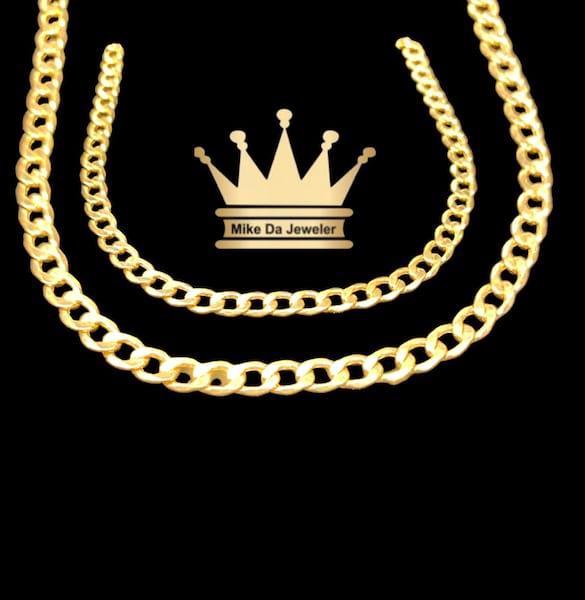 18k Cuban link chain  weight 7.08 gram 18 inches 4 mm