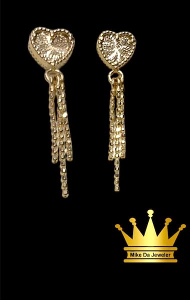 18karat gold heart earring weight 2.120