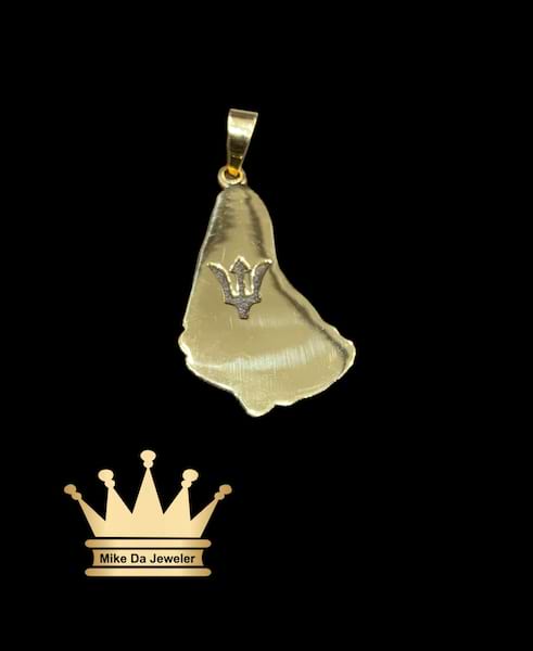 18k handmade customized Barbados map pendant  5.5 gram size 1.25 inches