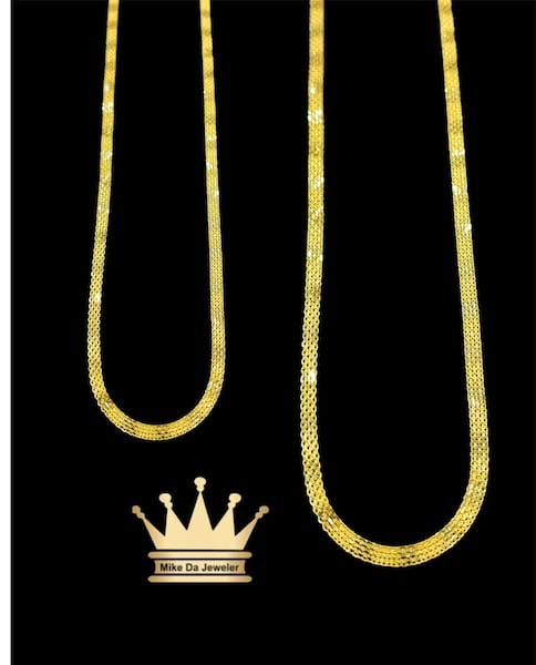 22k flat chain  weight 7.02 gram 2.5mm 18 inches available stock 18,20.22.24 inches