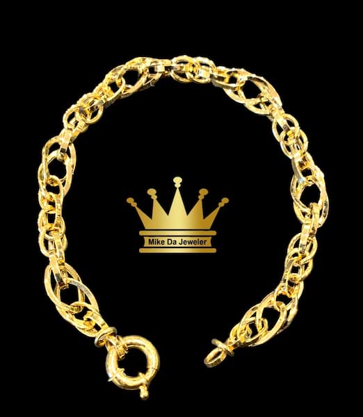 18k female bracelet   weight 5.810 gram 7.5 inches longer