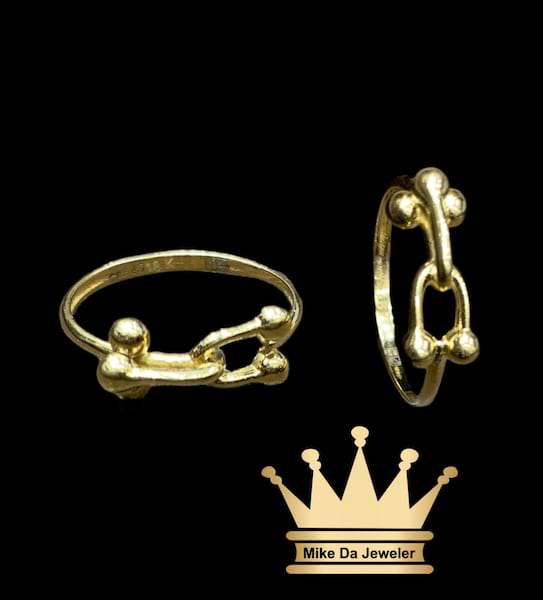 18k handmade female Beautiful design ring weight 1.3 grams size 7.5 USA