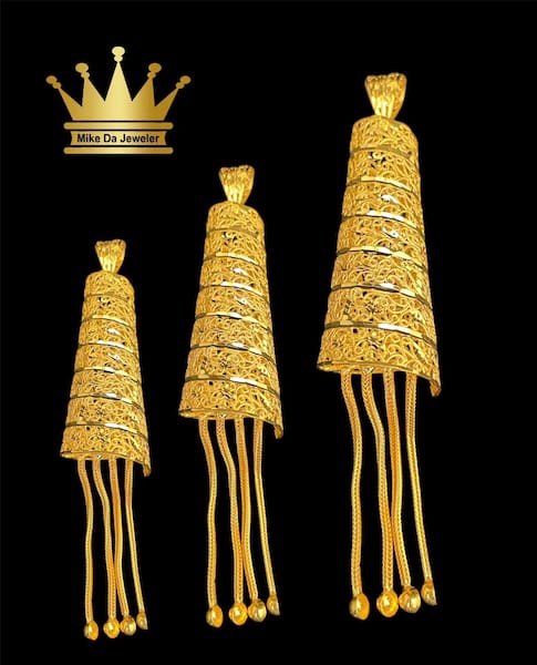 21K gold dangling charm weight 14.06g