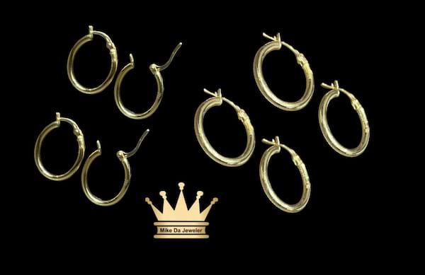 18 k hoop earring  weight 1.13 gram 0.5 inches