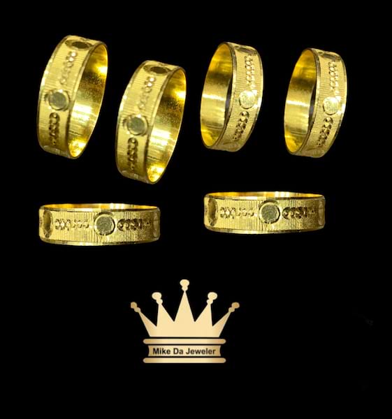 21k handmade band  weight 2.69 gram size 9.5