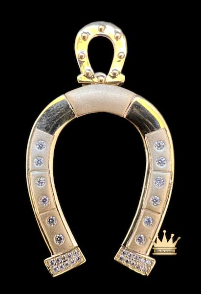 Solid 18k yellow gold Horseshoe men’s charm with Matt/polish work 9.16 grams 2 inches