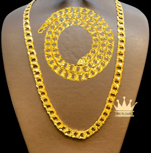 Solid 22k gold handmade Cuban squarelink with matt finishing and diamond cuts Mike Da Jeweler’s factory work from Kuwait grams 49