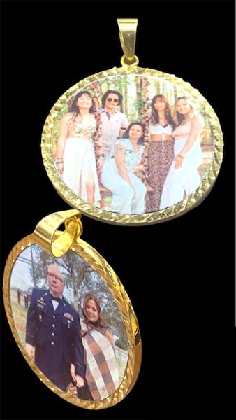 18k gold customize double side picture charm weight 12 grams size available 1 / 1.5/ 2 / 2.5 inches. You can order any size any carats 18/21/22