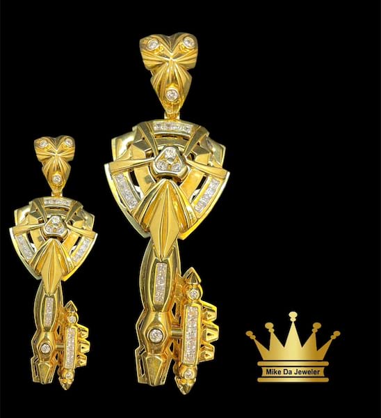 18k yellow gold man key 🔑 charm size 2.75 inch weight 39.040