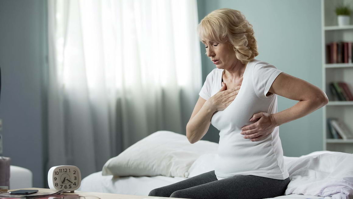Coronavirus: risc ridicat de infarct la femei, favorizat de izolarea socială