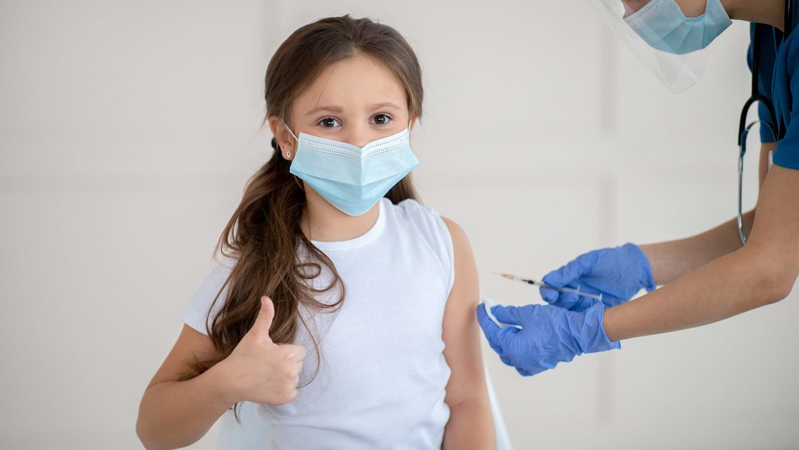 Care sunt efectele secundare ale vaccinurilor COVID-19 la copii