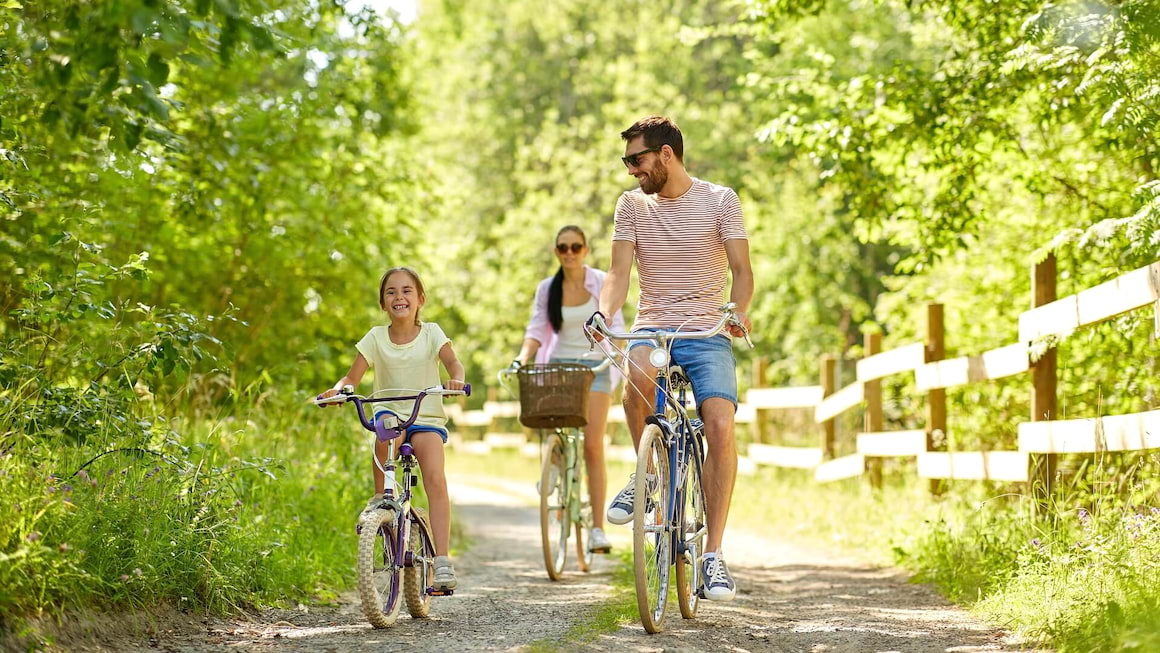 Beneficiile mersului pe bicicletă și recomandări pentru toate vârstele