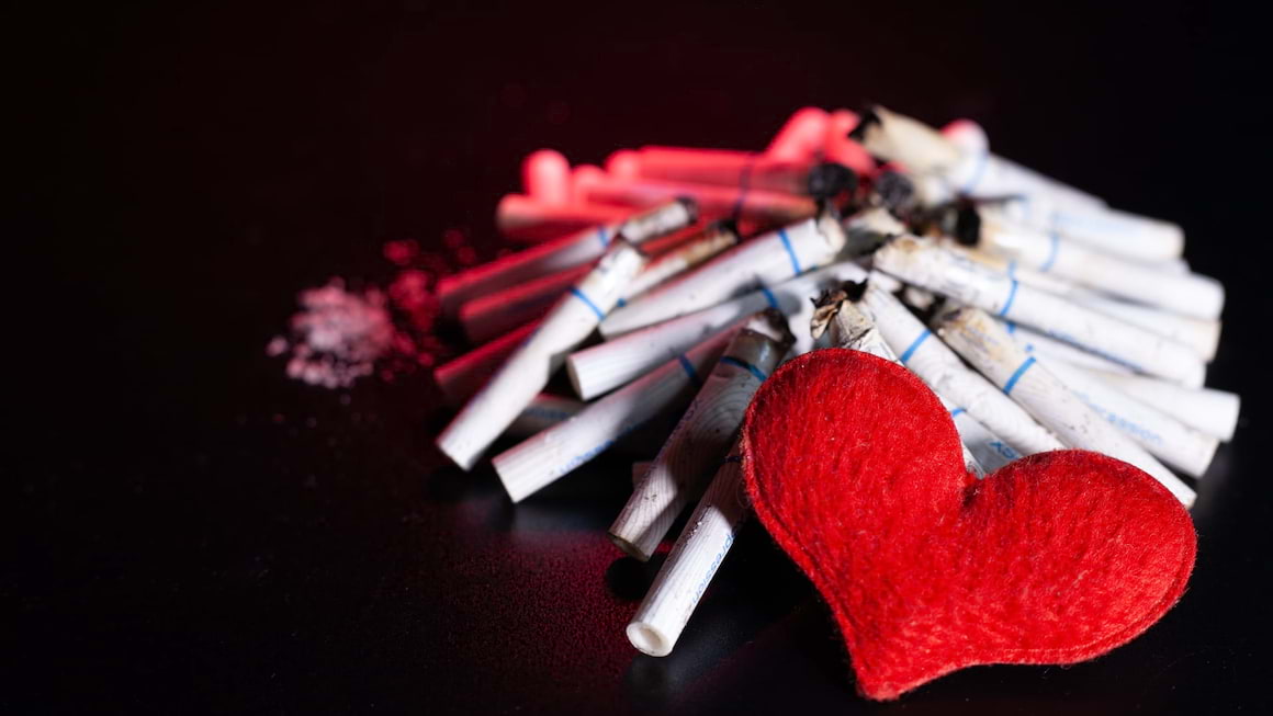 Fumezi si ai angina pectorala? La ce riscuri te expui