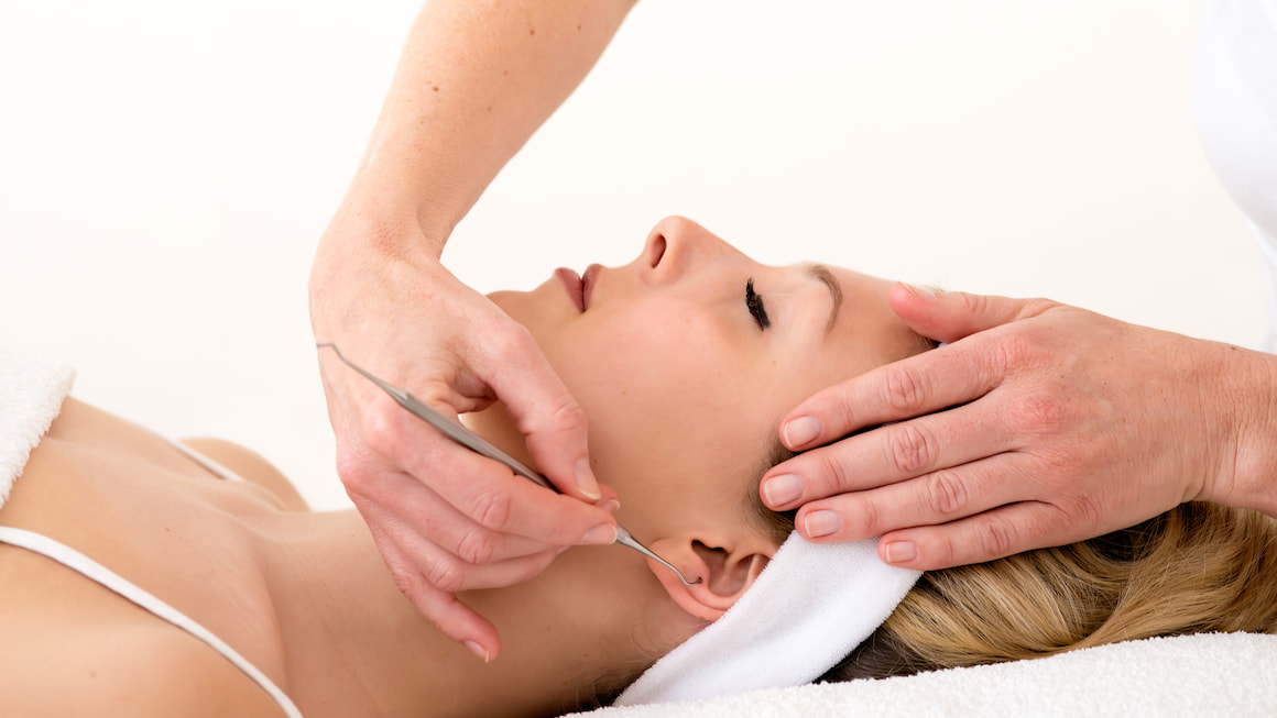 Auriculoterapia, forma de acupunctura care te poate ajuta sa te lasi de fumat