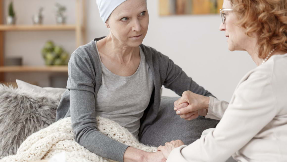 Cum poti sa ajuti o colega sau prietena diagnosticata cu cancer mamar |Sfaturi pentru apartinatori