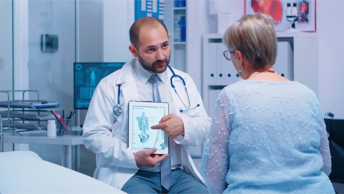 Osteoporoza: Ce este? Simptome si Tratament