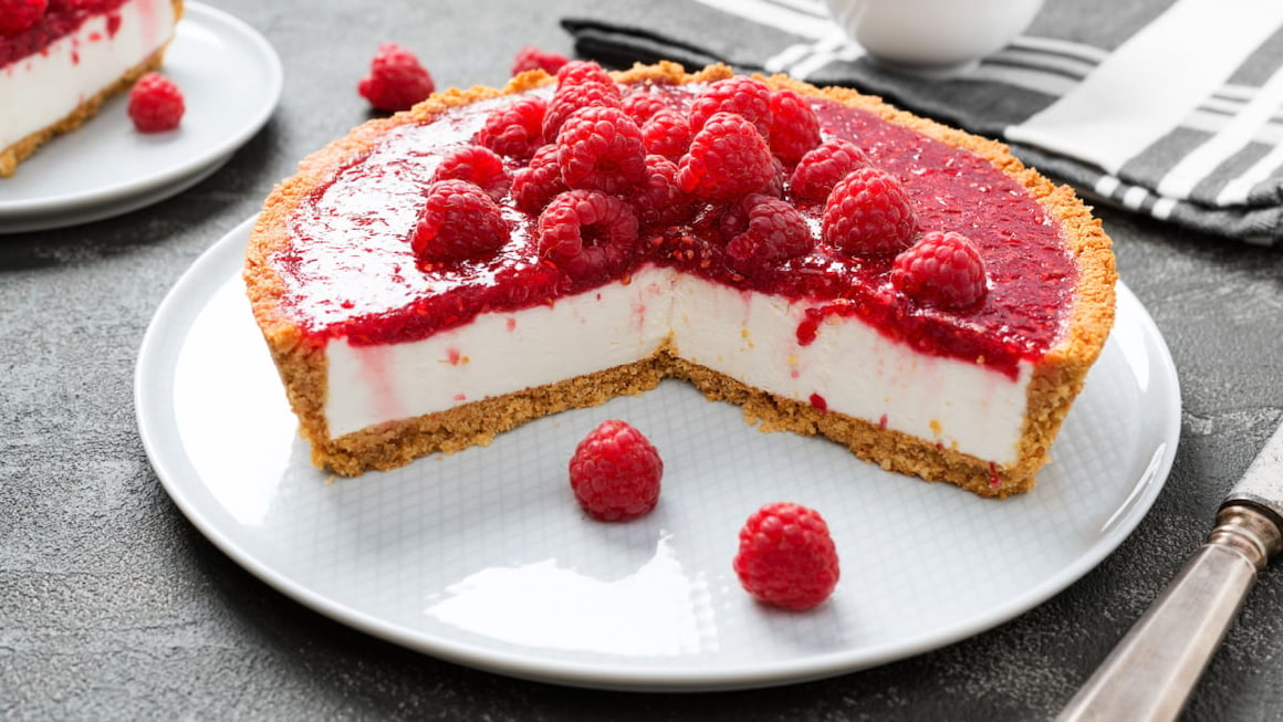 3 deserturi light, care NU necesita coacere