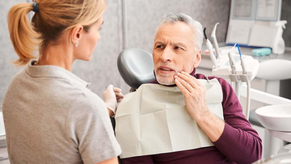 Osteita alveolară, cauza durerii după extracția molarilor de minte