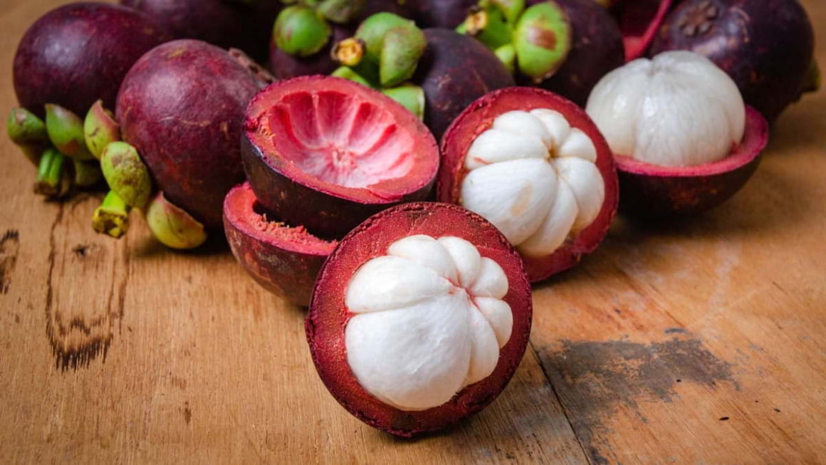 Tot ce trebuie sa stii despre mangustan, un fruct delicios, sarac in calorii
