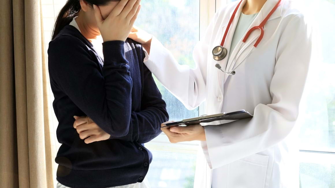 Cum poți să faci față anxietății dacă suferi de colită ulcerativă