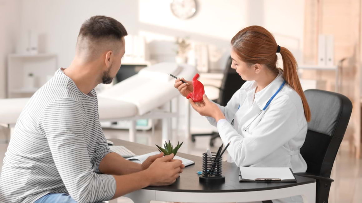Ulcerul peptic gastro-duodenal: cauze, simptome, complicatii