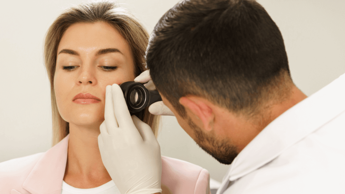 Dermatoscopia: ce este și de ce e necesară?
