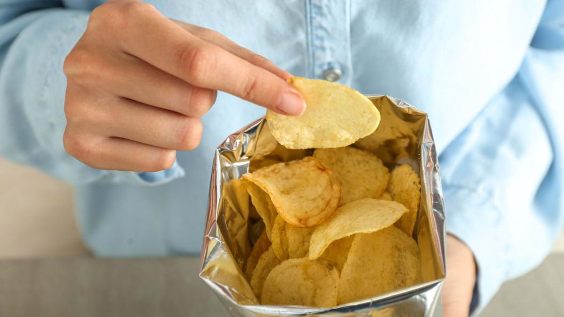 Cate calorii au cele mai populare gustari nesanatoase?