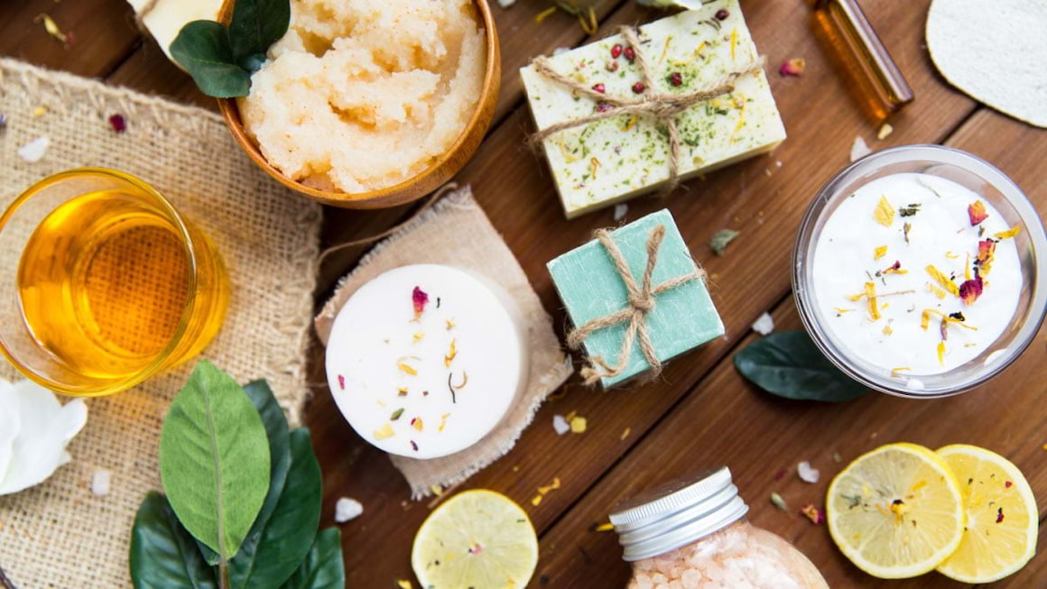 Totul despre cosmeticele organice și bio: ingrediente și beneficii ale produselor naturale
