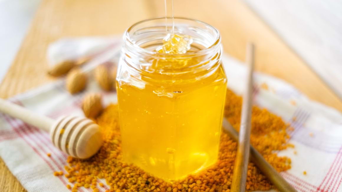 Cand se introduce mierea in alimentatia bebelusului?