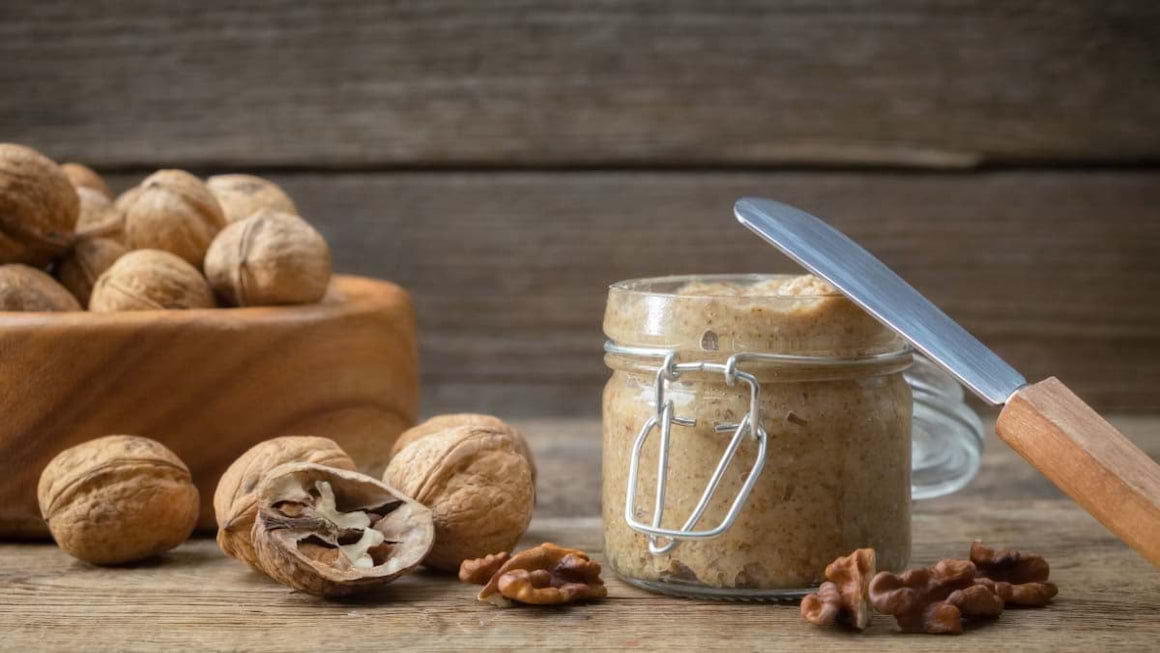 De ce ar trebui să consumi unt de alune și de nuci?