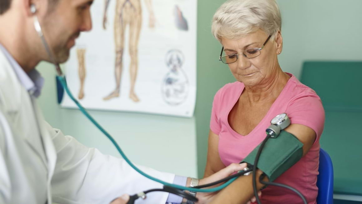 Controlul tensiunii arteriale: cum se realizeaza corect si ce indica rezultatele