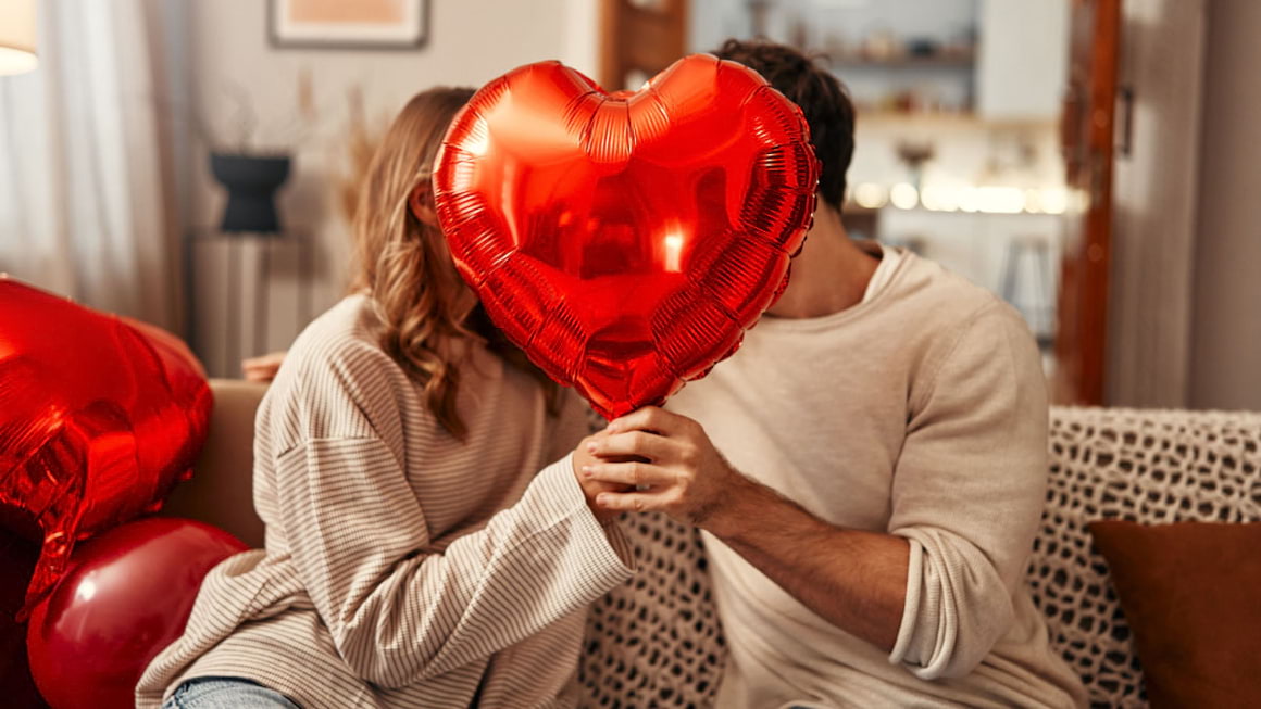 Cum să petreci romantic Ziua Îndrăgostiților acasă?