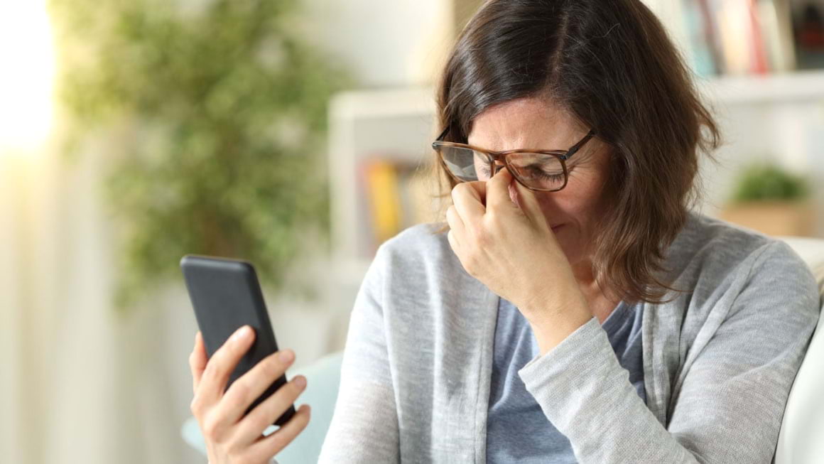 Presbiopia – necesitatea de a purta ochelari “de aproape”