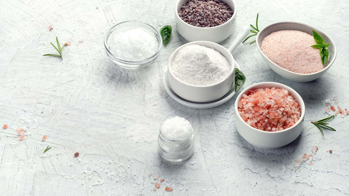 Sarea: ce tip si ce cantitate e indicat sa consumam
