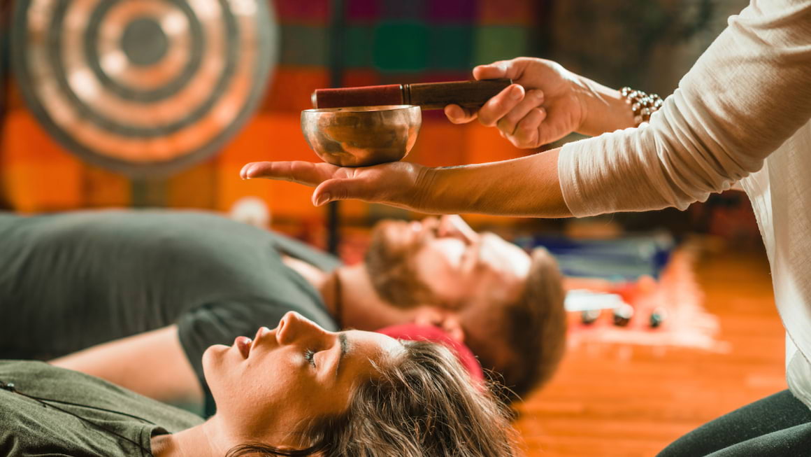 Ce este meditatia cu boluri tibetane si de ce merita incercata