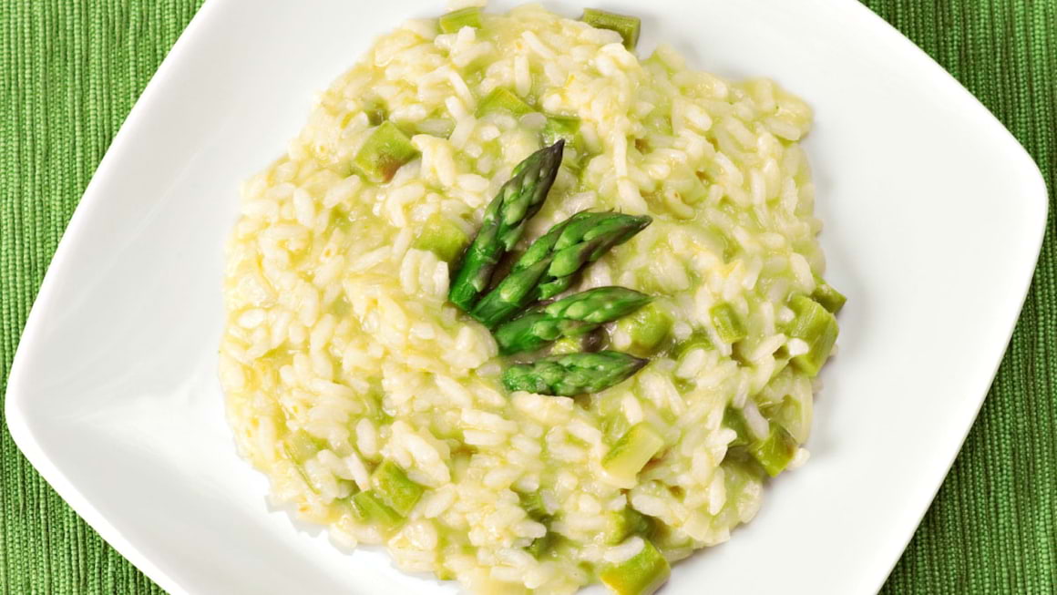 Risotto cu sparanghel şi stafide