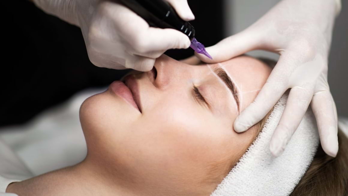 Totul despre microblading: ce presupune procedura și la ce riscuri te expui?
