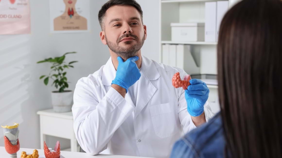 Problemele cu glanda tiroidă: la ce semne să fii atent?