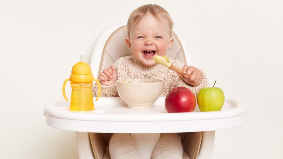 Piureuri pentru bebelusi - de la ce varsta ii poti da fructe si legume?
