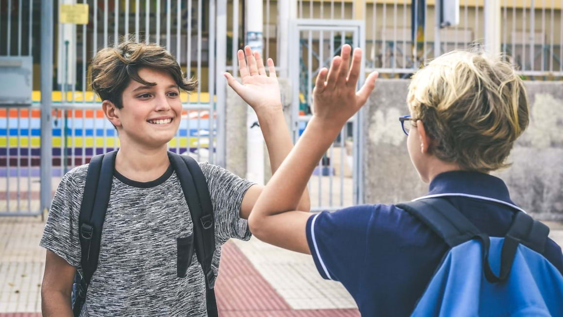 Cum iti incurajezi copilul sa isi faca prieteni?