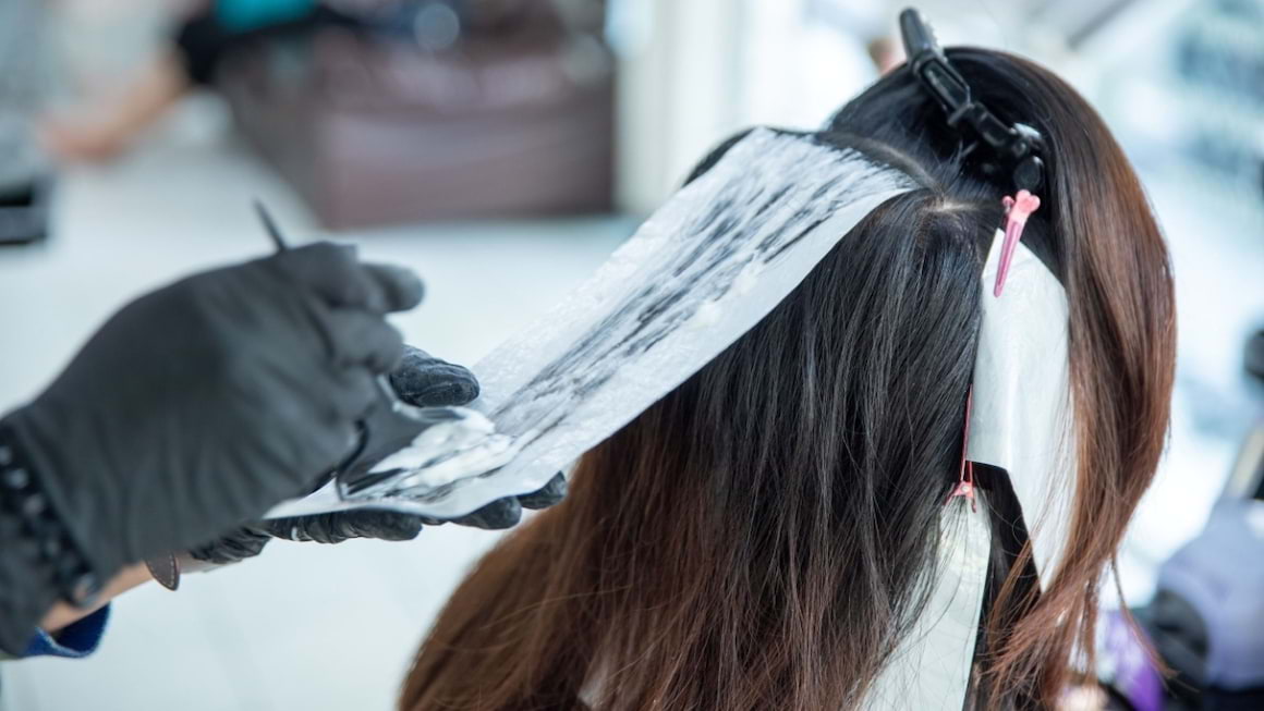 De ce e recomandat sa te vopsesti la salon?