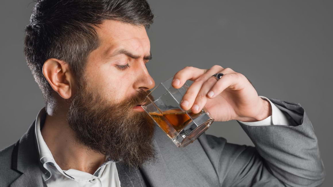 De ce unele persoane par să aibă toleranță mai bună la alcool?