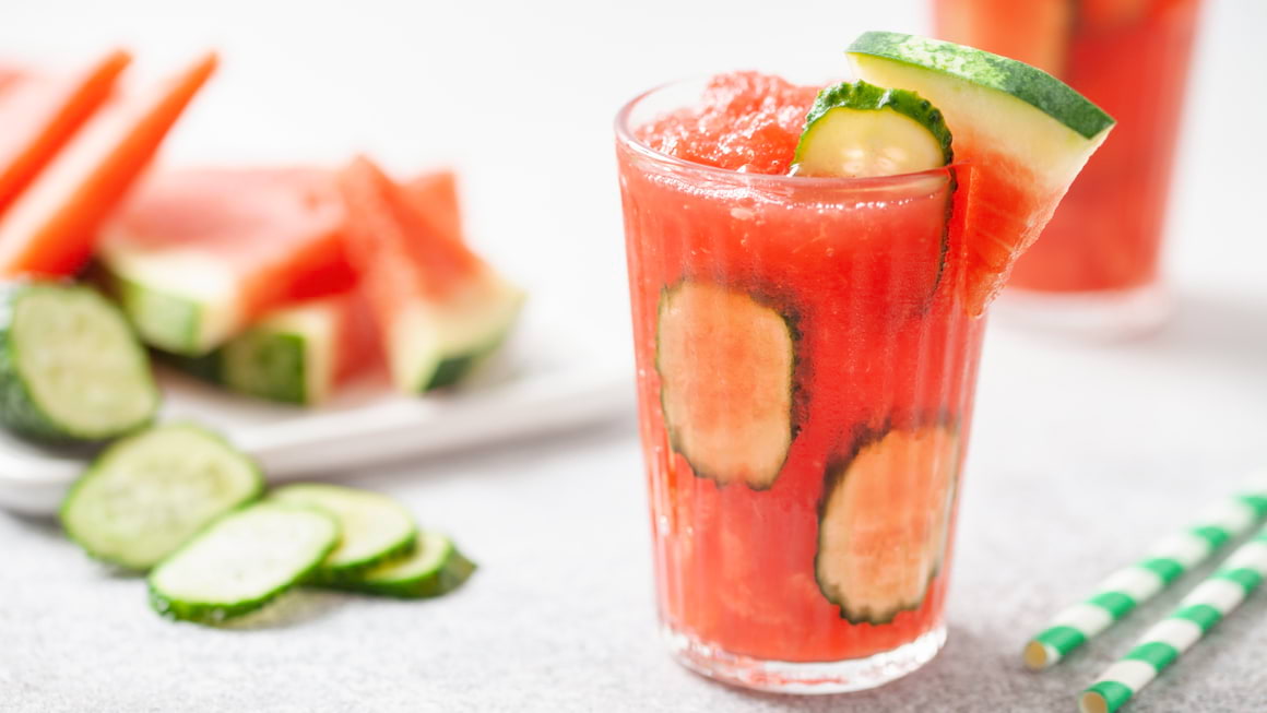 Cinci rețete răcoritoare și sănătoase de smoothieuri cu castraveți