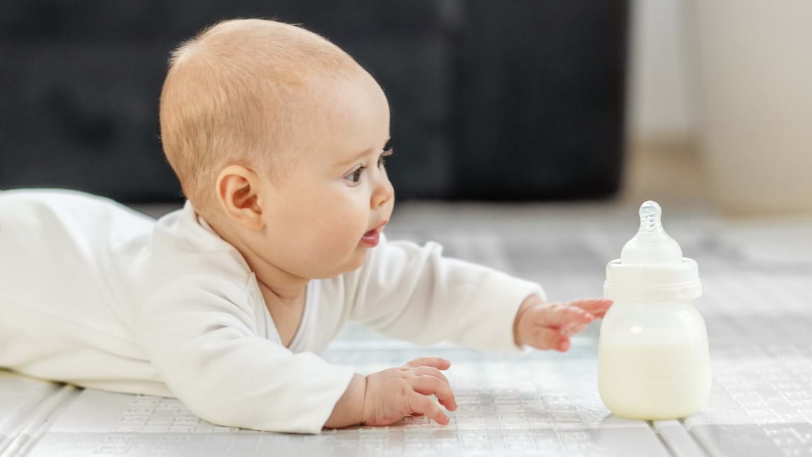 Alimentația bebelușului între 0 și 3 luni