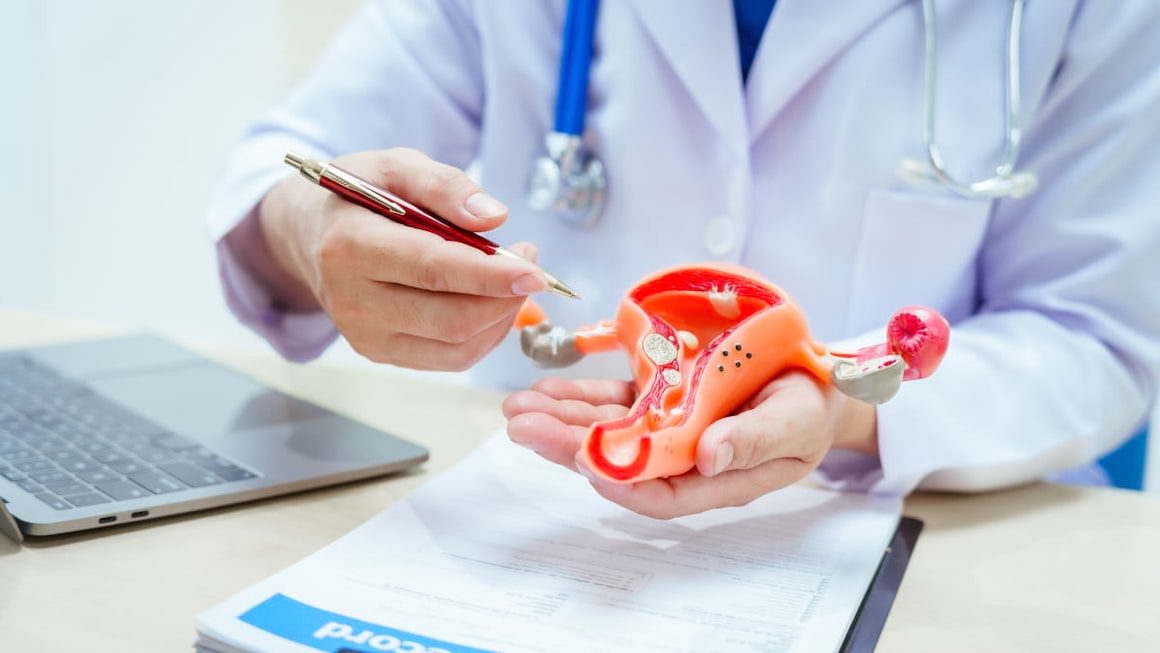 Endometrioza revine după operație? Riscul de recidivă și cum poate fi redus