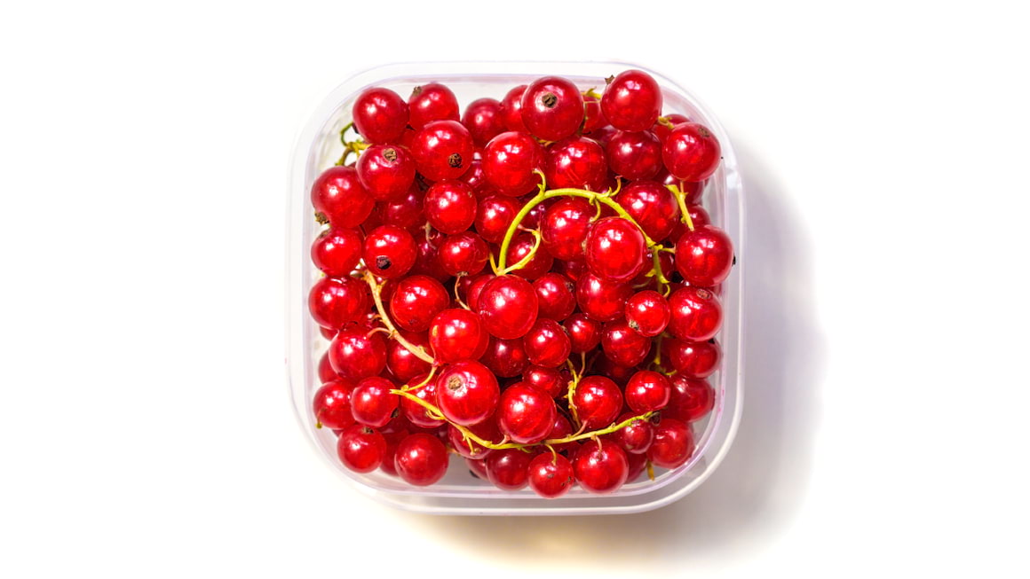 Ce beneficii și vitamine au coacăzele