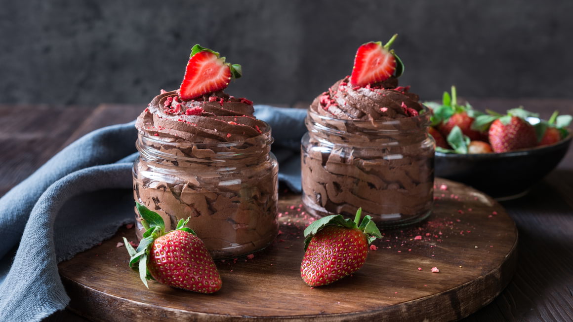 Mousse de ciocolată și clătite vegane: 5 rețete simple