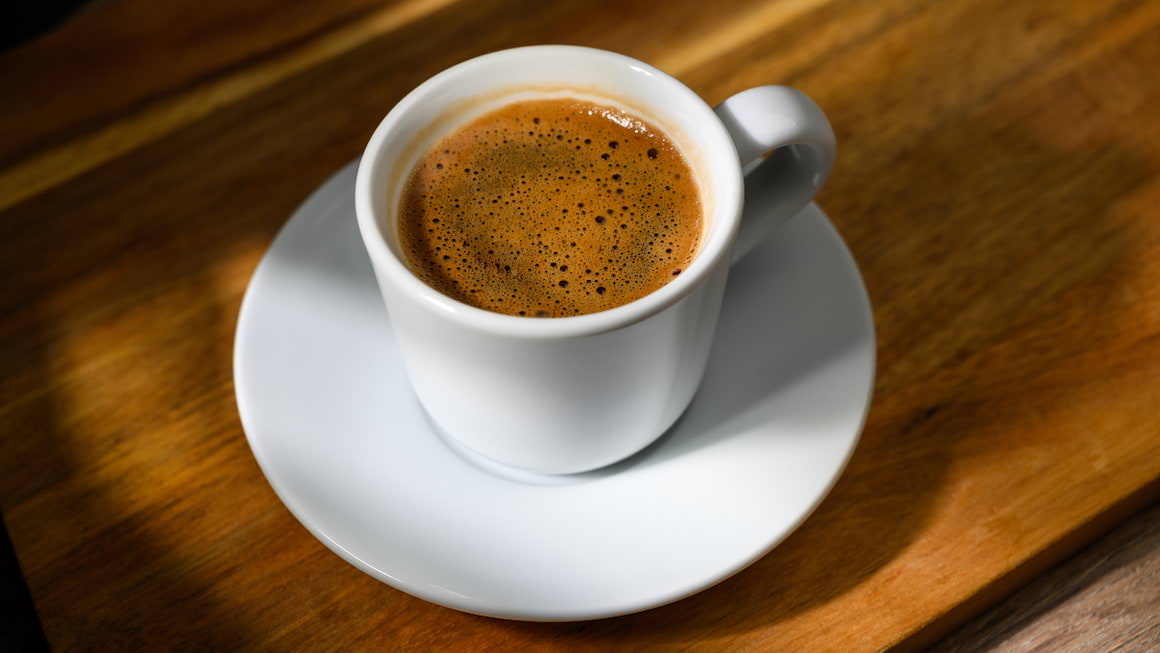 3 căni de cafea pe zi, utile în coinfecția VHC/HIV?