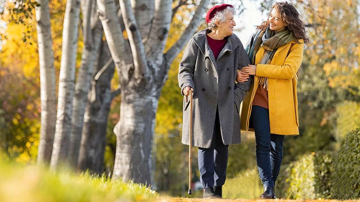3 motive pentru care mersul este benefic pentru genunchii tai